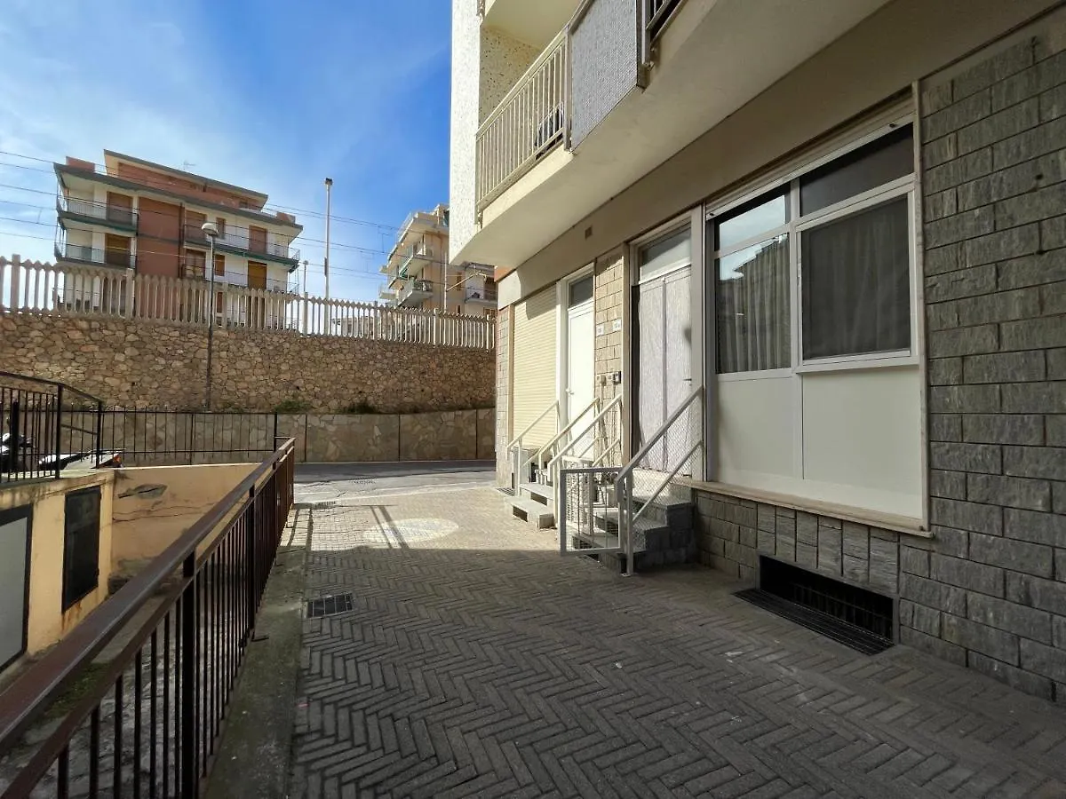 Lungomare 2 Locali Sul Mare Con A/C Apartment Borghetto Santo Spirito