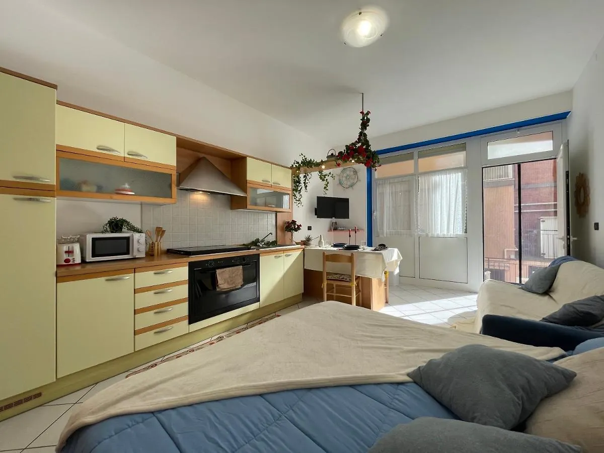 Lungomare 2 Locali Sul Mare Con A/C Apartment Borghetto Santo Spirito Italy
